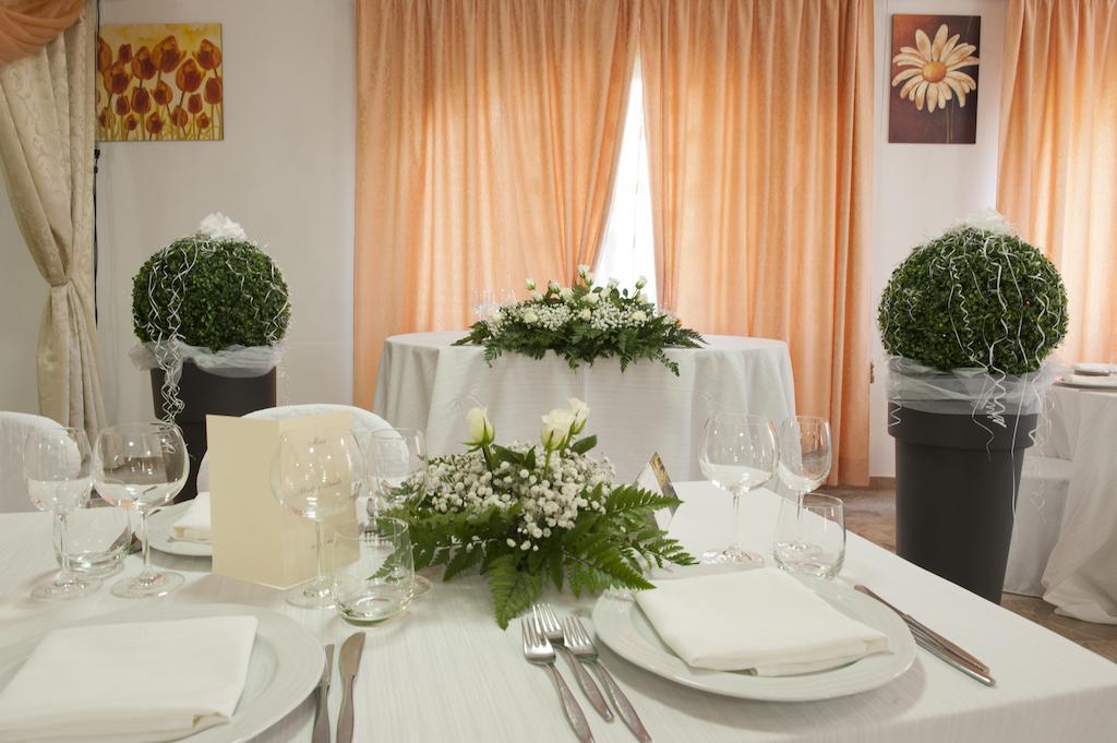 Hotel Ristorante Il Pino Chiusi Exterior foto